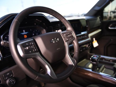 Used 2023 Chevrolet Silverado 1500 LT Trail Boss image 23