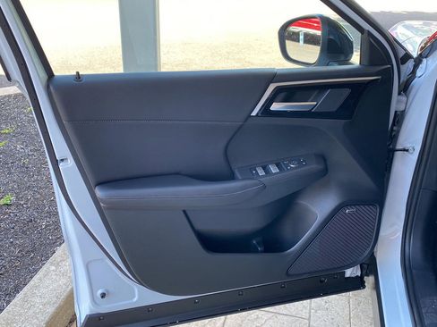 New 2026 Mitsubishi Outlander LE AWD/4WD image 15