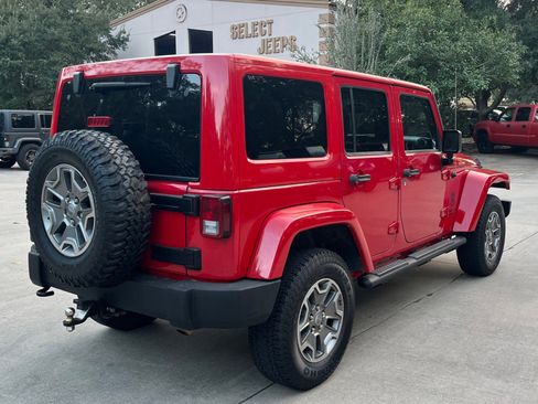 Used 2013 Jeep Wrangler Unlimited Rubicon image 12