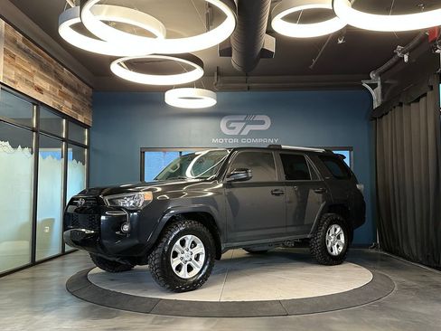 Used 2021 Toyota 4Runner SR5 AWD/4WD image 7