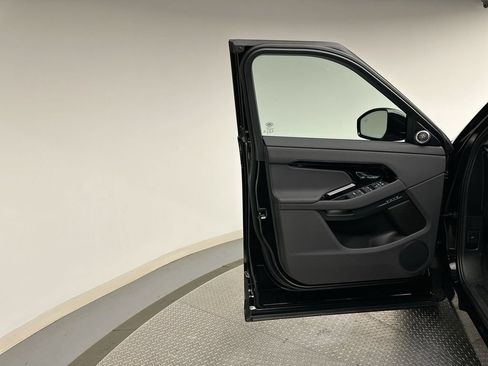 Used 2026 Land Rover Range Rover Evoque S AWD/4WD image 8
