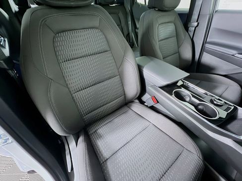 New 2026 Chevrolet Equinox LT w/ LPO, Floor Liner Package image 27