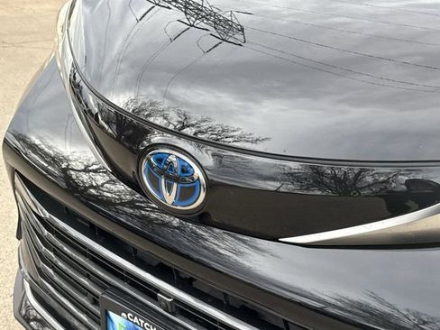 Used 2024 Toyota Sienna Platinum image 28