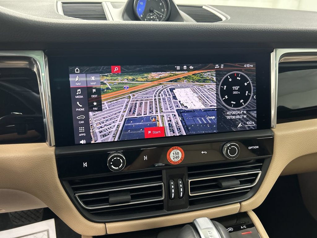 Used 2026 Porsche Macan AWD/4WD image 16