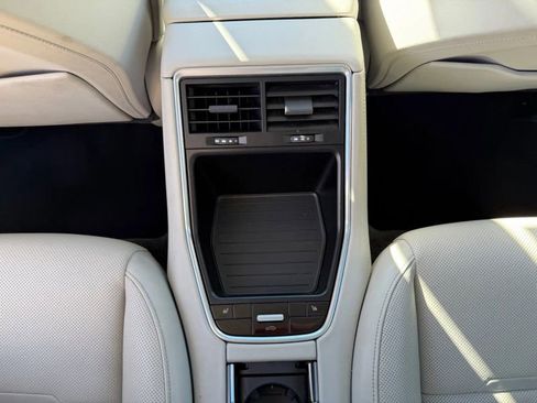 Used 2018 Porsche Panamera 4S image 15