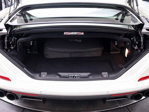 Used 2017 Ferrari California T RWD image 44