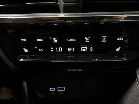 New 2026 Buick Encore GX Avenir w/ Avenir Technology Package AWD/4WD image 16