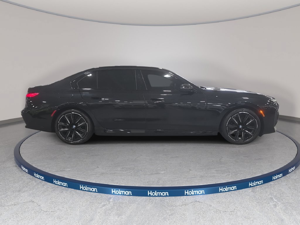 Certified 2023 BMW i7 xDrive60 AWD/4WD image 5