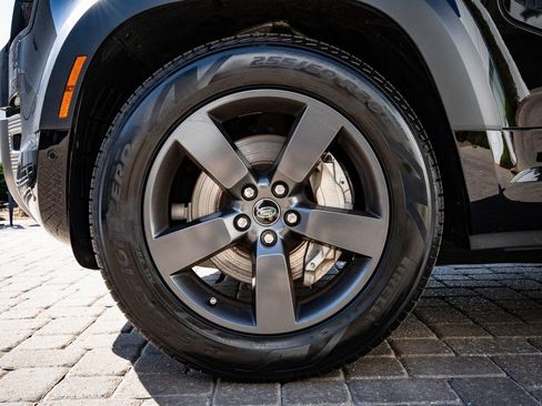 Used 2023 Land Rover Defender 130 X-Dynamic SE image 13