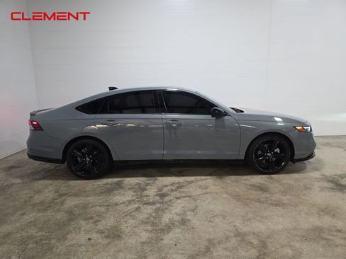 Used 2023 Honda Accord Sport image 4