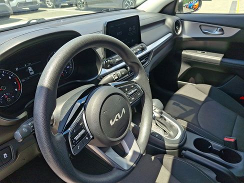 Used 2022 Kia Forte LXS FWD image 28