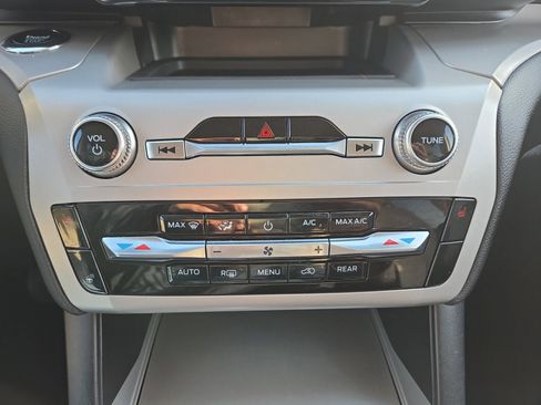 Certified 2023 Ford Explorer XLT w/ Equipment Group 202A image 20