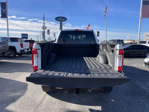 Used 2019 Ford F250 Lariat image 6