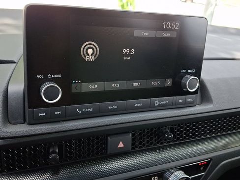 Used 2024 Honda CR-V EX image 3