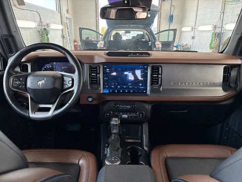 Used 2024 Ford Bronco Outer Banks AWD/4WD image 17