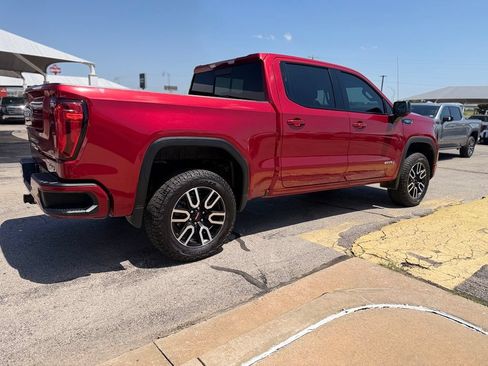 Used 2023 GMC Sierra 1500 AT4 w/ AT4 Premium Package AWD/4WD image 4