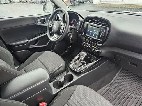Used 2021 Kia Soul S image 10