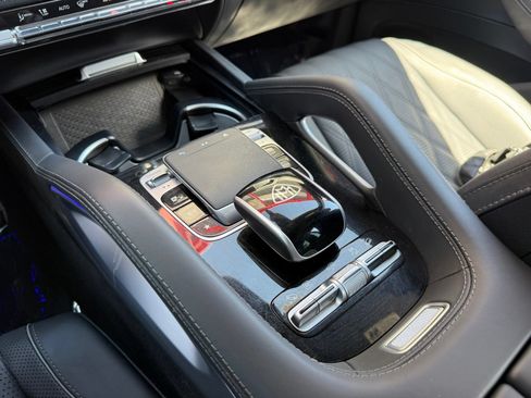 Used 2024 Mercedes-Benz Maybach GLS 600 4MATIC image 23