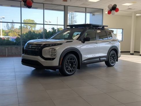New 2025 Mitsubishi Outlander Trail Edition image 2