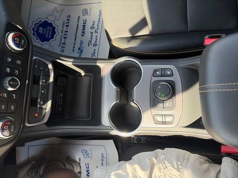 Used 2024 GMC Terrain AT4 AWD/4WD image 24