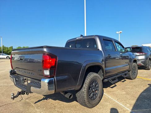 Used 2021 Toyota Tacoma SR5 RWD image 3
