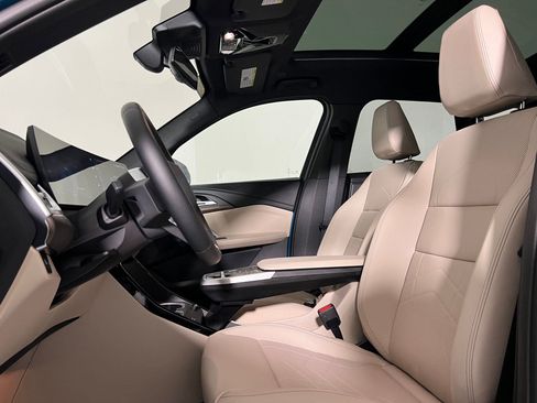 Used 2025 BMW X1 xDrive28i w/ Premium Package image 5