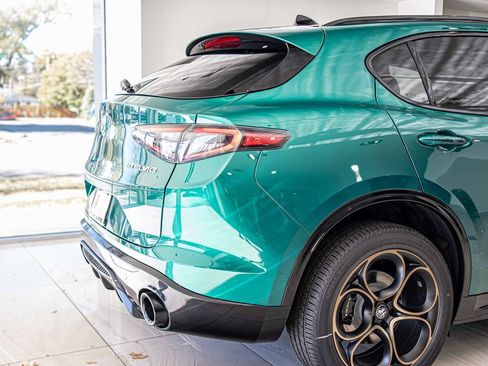 New 2025 Alfa Romeo Stelvio Sprint image 12