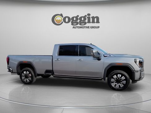 New 2026 GMC Sierra 3500 Denali w/ Denali Reserve Package image 14