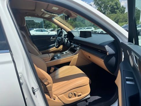 Used 2023 Genesis GV80 2.5T w/ Prestige 20" Package AWD/4WD image 14