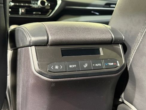 Used 2023 Toyota Highlander XSE AWD/4WD image 22