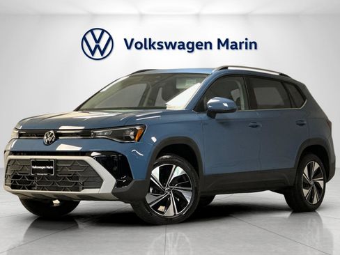 New 2026 Volkswagen Taos SE image 1