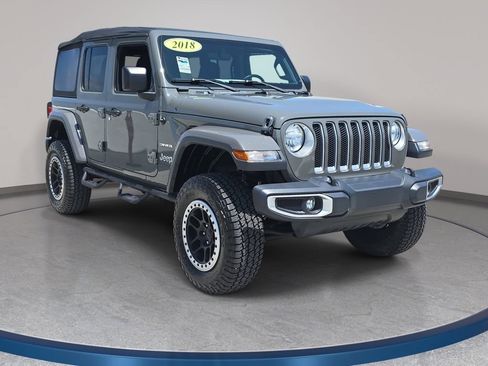 Used 2018 Jeep Wrangler Unlimited Sahara AWD/4WD image 4