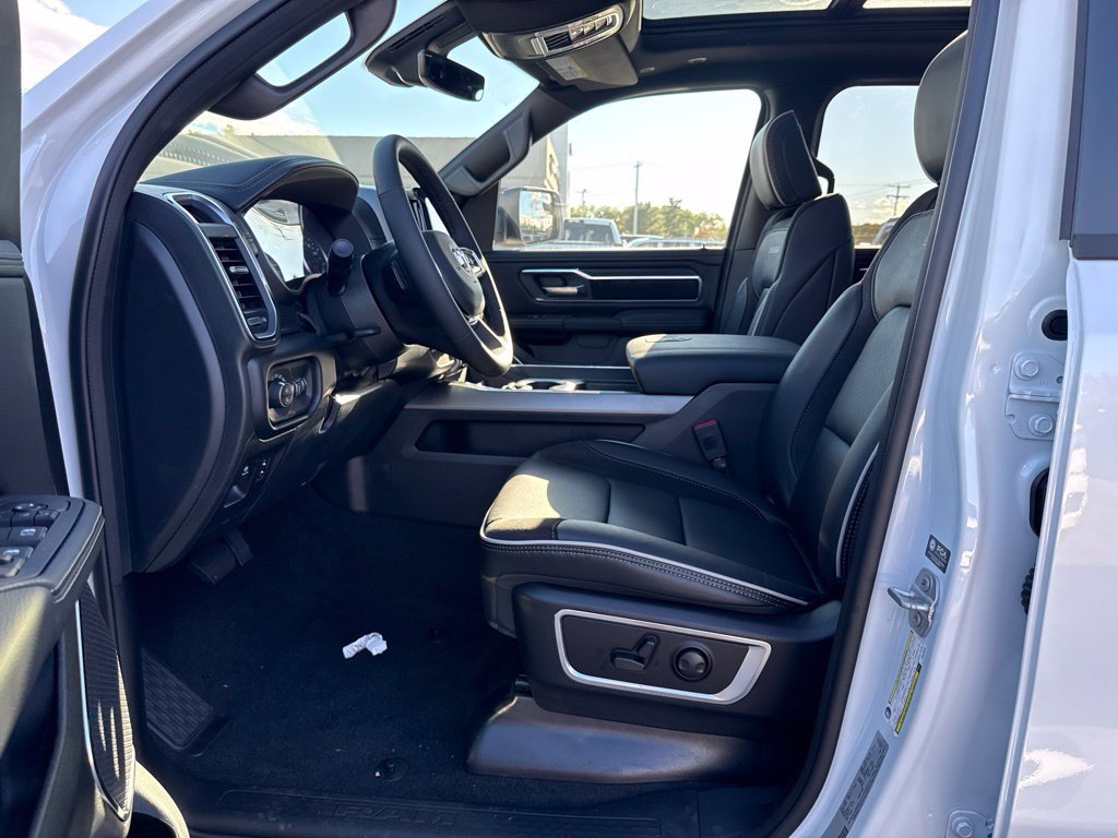 New 2027 RAM 1500 Laramie AWD/4WD image 17
