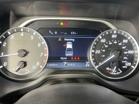 Used 2024 Nissan Titan SV w/ SV Convenience Package image 15