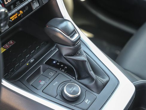 Certified 2022 Toyota RAV4 XLE Premium AWD/4WD image 19