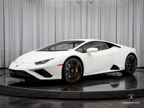 Used 2021 Lamborghini Huracan EVO image 6