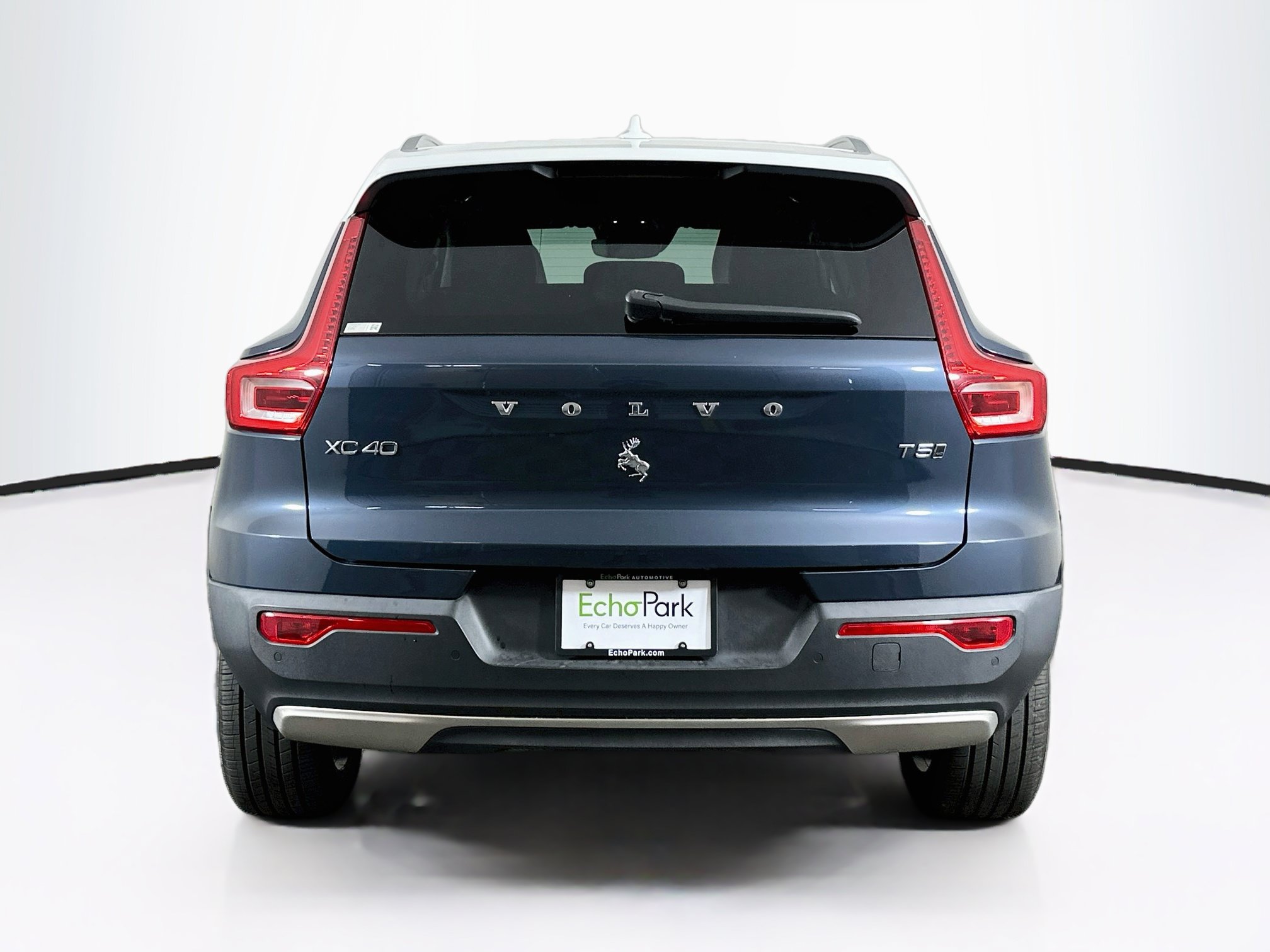 Used 2021 Volvo XC40 T5 Momentum w/ Premium Package AWD/4WD image 7