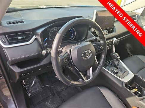 Used 2023 Toyota RAV4 XLE Premium image 10