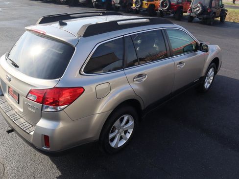 Used 2014 Subaru Outback 2.5i Premium image 13
