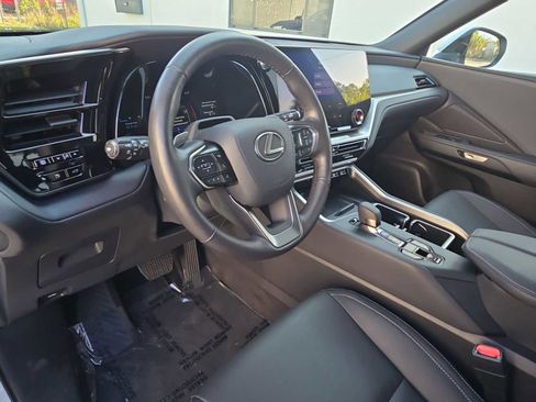 Used 2025 Lexus TX 350 image 10