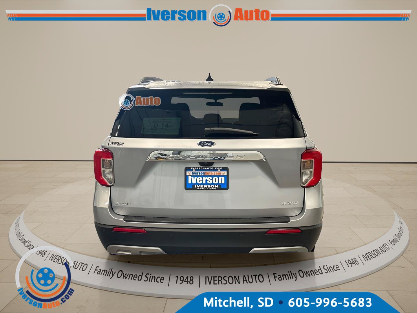 Used 2024 Ford Explorer XLT w/ Equipment Group 202A AWD/4WD image 8
