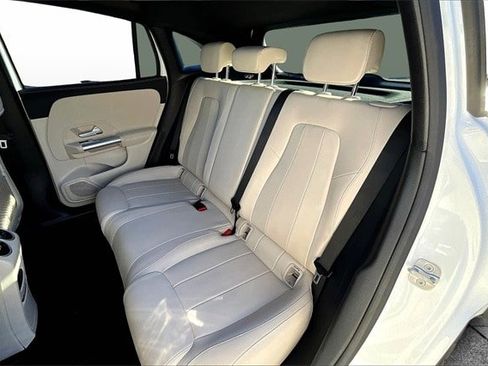 Certified 2025 Mercedes-Benz GLA 250 4MATIC image 25