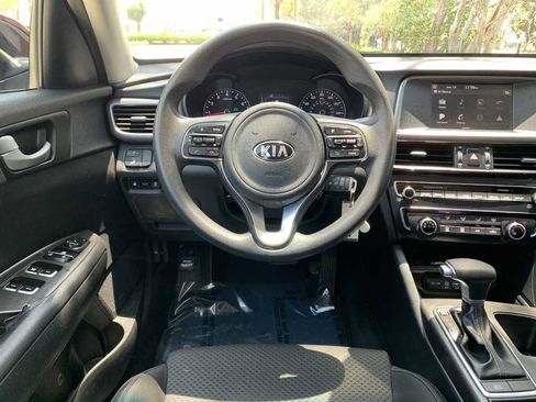 Used 2018 Kia Optima LX w/ 17" Alloy Wheels Package image 22