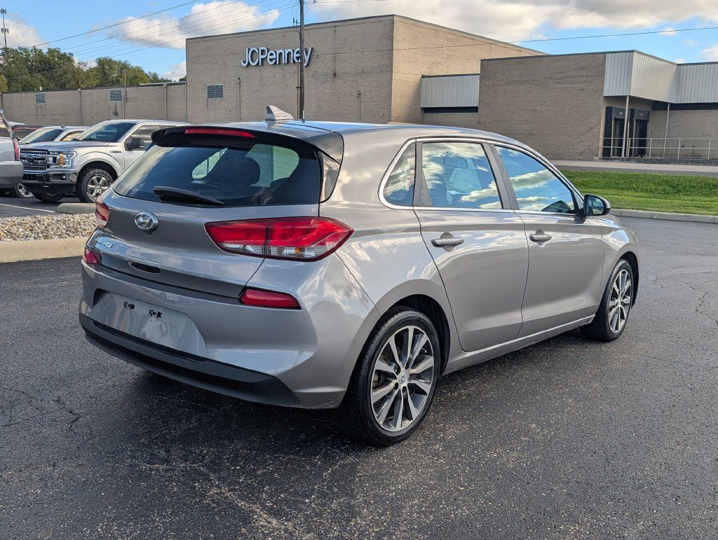Used 2020 Hyundai Elantra GT FWD image 7