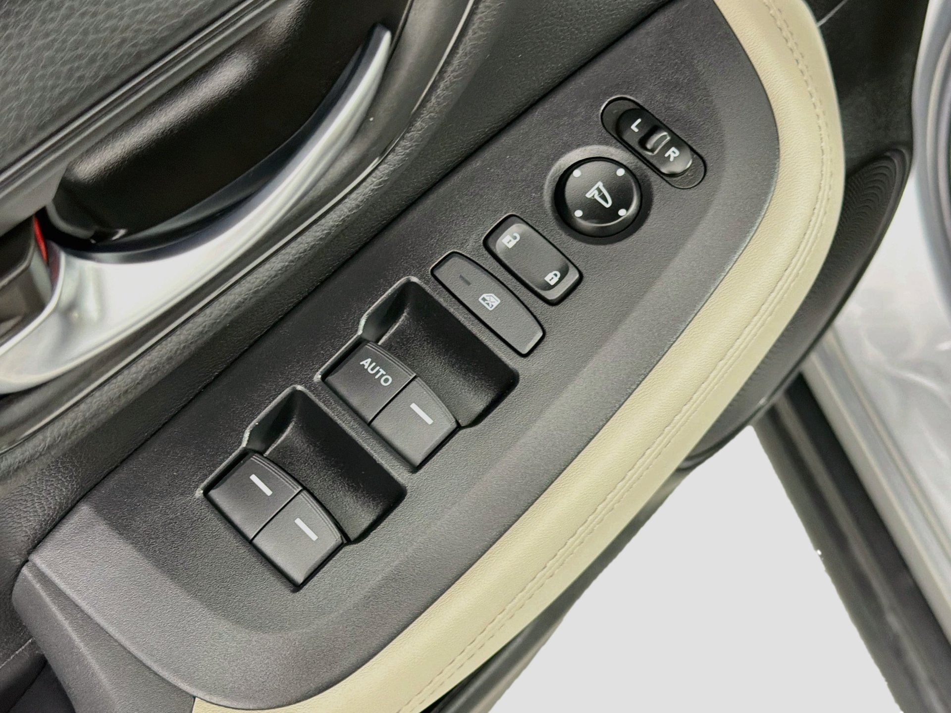 Used 2024 Honda HR-V LX image 21