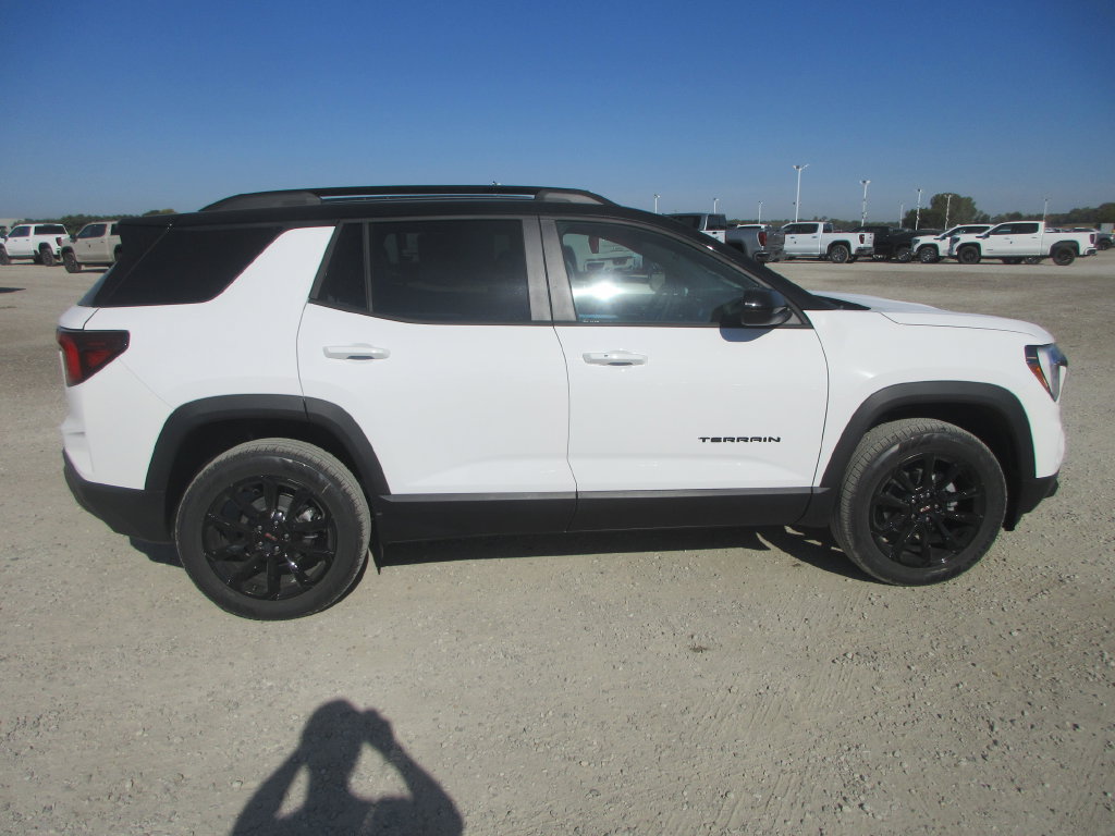 New 2027 GMC Terrain Elevation w/ Elevation Premium Package FWD image 3