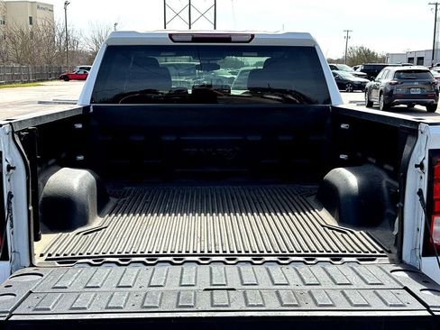 Used 2024 GMC Sierra 1500 SLE image 10