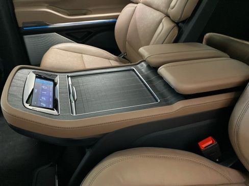 New 2026 Lincoln Navigator Black Label AWD/4WD image 13