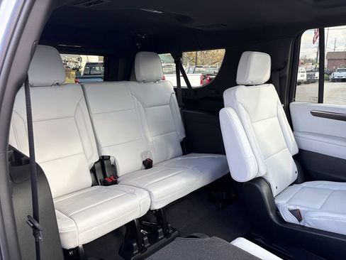 New 2026 Chevrolet Suburban Premier image 30