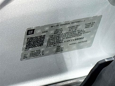 Used 2019 GMC Acadia SLT w/ LPO, Floor Liner Package FWD image 32
